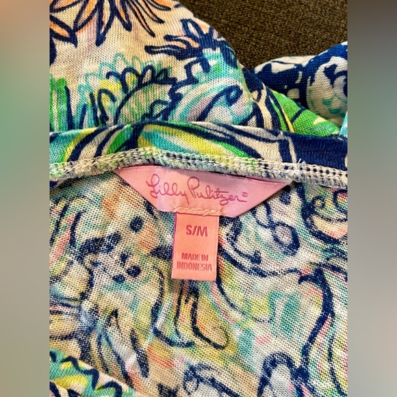 Lilly Pulitzer Linen Hartwell Hanging With Fronds Top V-neck short sleeve shirt - Picture 9 of 10